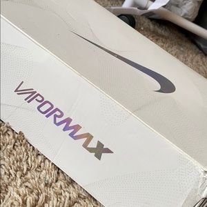 BRAND NEW WOMANS VAPORMAX